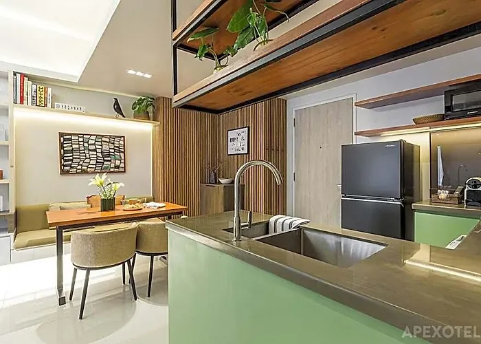 Chic 2br Urban Retreat Wow Views Hotel