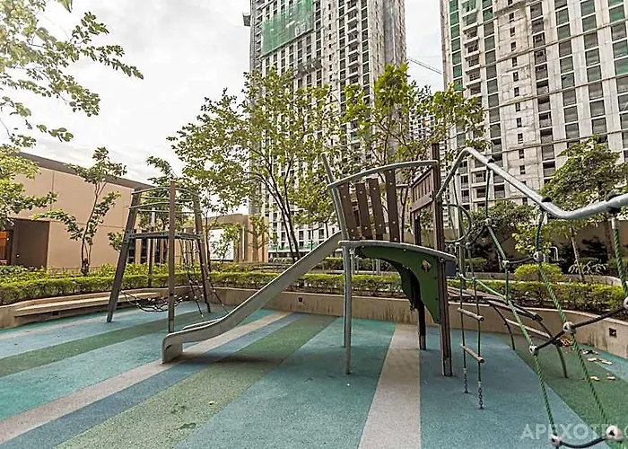 Chic 2br Urban Retreat Wow Views Hotel 4*