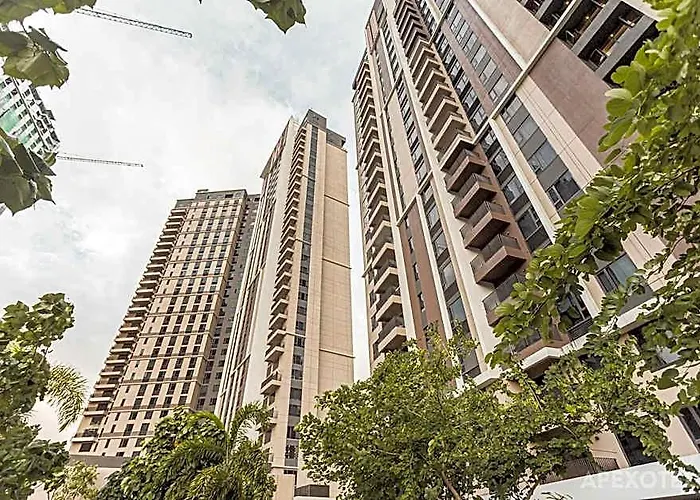 Chic 2br Urban Retreat Wow Views Hotel 4*