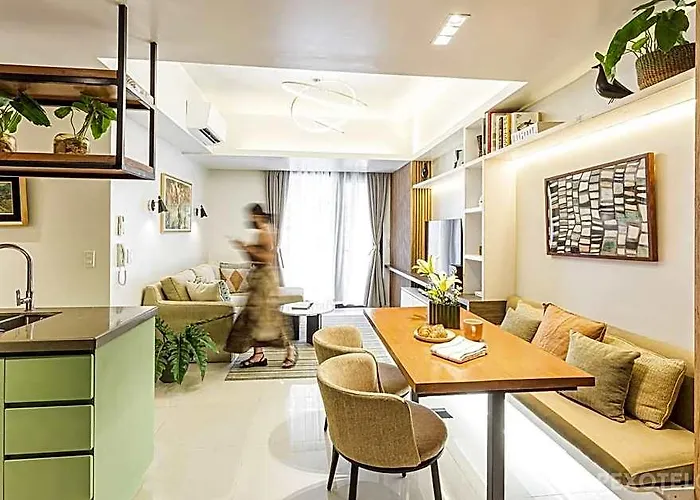 Chic 2br Urban Retreat Wow Views 4*