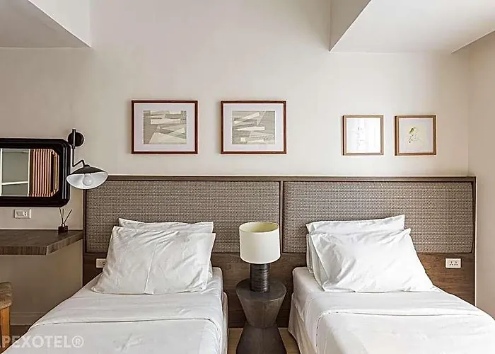 Chic 2br Urban Retreat Wow Views