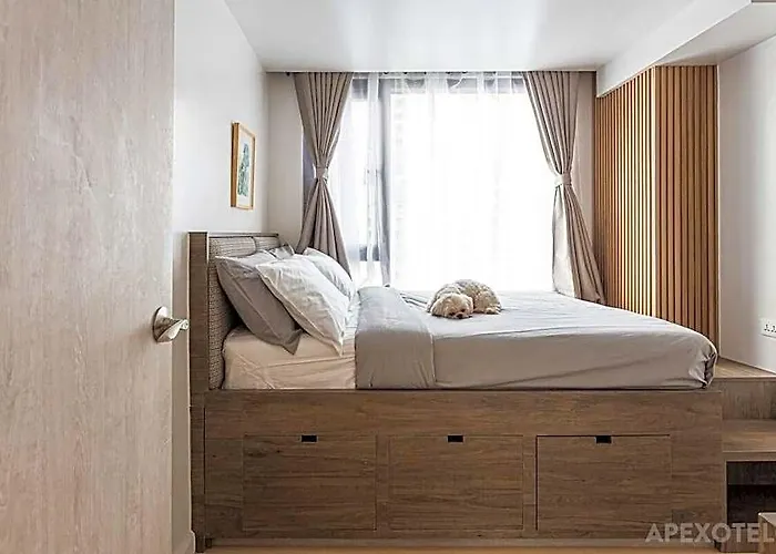 Chic 2br Urban Retreat Wow Views Hotel 4*